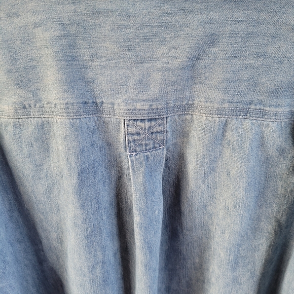 Jim Beam denim long sleeve shirt. - Picture 4 of 12